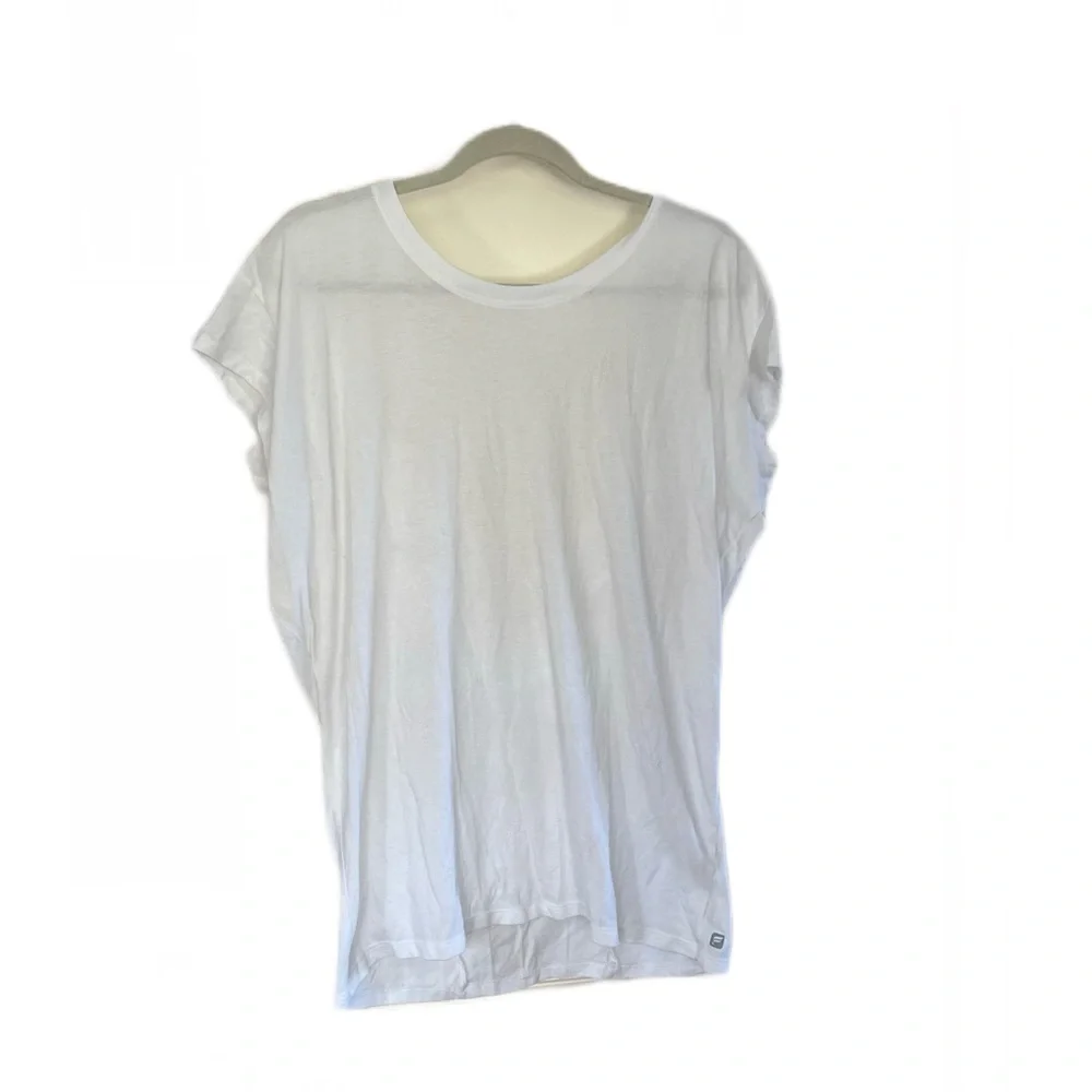 Fabletics Active Tee - Picture 2 of 5
